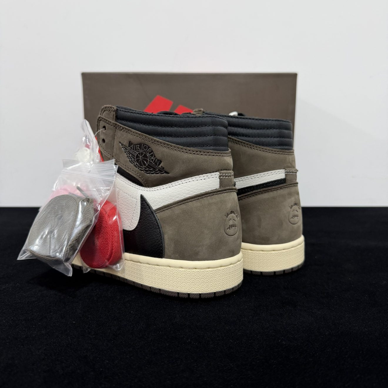 Travis Scott × Air Jordan 1 High OG ‘Mocha’